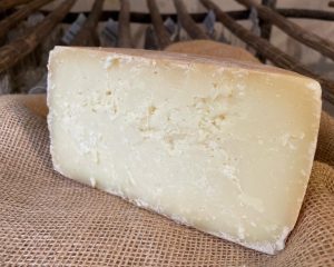 Mezza Forma Pecorino